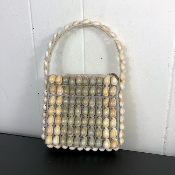 Vintage Mini Seashell Handbag - Picture 3 of 11